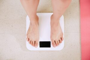 berapa berat badan ideal - nutrisantara